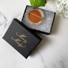 Cargar imagen en el visor de la galería, Antique Victorian Scottish Carnelian Brooch. Floral Engraved Sterling Silver Celtic Disc Brooch. Antique Victorian Scottish Pebble Jewellery