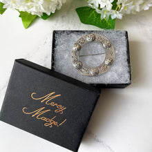 Cargar imagen en el visor de la galería, Vintage Sterling Silver Celtic Ring Brooch. Scottish Silver Celtic Knot Annular Brooch. Circle Plaid Pin, Henderson & Horner, Glasgow 1953.