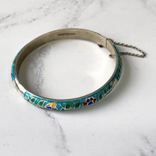 Cargar imagen en el visor de la galería, Vintage Chinese Silver & Champlevé Enamel Bracelet. Sterling Silver Aqua Blue Oriental Flower Bangle. Vintage Chinese Export Jewellery.