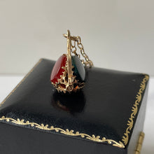 Cargar imagen en el visor de la galería, Antique Victorian 9ct Gold Spinner Fob & Chain. Bloodstone, Carnelian and Onyx 3 Sided Pendant/Charm. English Victorian Filigree Pendant Fob