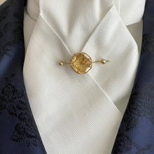 Charger l'image dans la galerie, Antique Victorian Scottish Citrine 9ct Gold Brooch. 15ct Lemon Citrine Brooch. Antique Scottish Cairngorm 9ct Gold Lapel/Stock/Cravat Pin.