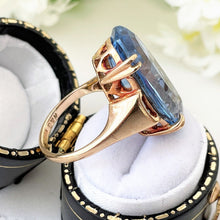 Charger l'image dans la galerie, Vintage Blue Topaz 9ct Gold Cocktail Ring. 15ct Oval Step Cut Sky Blue Gemstone Ring. Large Topaz Solitaire Ring, 1969 Hallmark London
