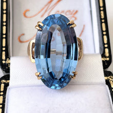 Charger l'image dans la galerie, Vintage Blue Topaz 9ct Gold Cocktail Ring. 15ct Oval Step Cut Sky Blue Gemstone Ring. Large Topaz Solitaire Ring, 1969 Hallmark London