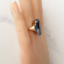 Charger l'image dans la galerie, Vintage Blue Topaz 9ct Gold Cocktail Ring. 15ct Oval Step Cut Sky Blue Gemstone Ring. Large Topaz Solitaire Ring, 1969 Hallmark London