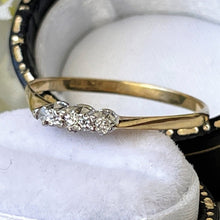 Carica l'immagine nel visualizzatore di Gallery, Antique Art Deco 18ct Gold Platinum 3 Stone Diamond Ring. Old Single Cut Diamond Trilogy Ring. Antique Diamond Band Wedding Engagement Ring