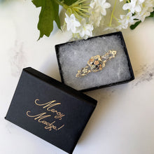 Charger l'image dans la galerie, Antique Victorian Gold & Silver Sweetheart Brooch. Engraved Pansy and Ivy English Brooch. Alternative Tie/Stock Pin. Antique Jewelry Gifts.