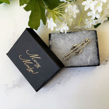 Charger l'image dans la galerie, Antique Victorian Gold & Silver Sweetheart Brooch. Engraved Pansy and Ivy English Brooch. Alternative Tie/Stock Pin. Antique Jewelry Gifts.