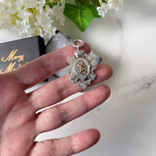 Carica l'immagine nel visualizzatore di Gallery, Antique Edwardian Silver & 9ct Gold Scottish Lion Fob Pendant, Hallmarked 1906. Royal Crest/Coat of Arms Fob, Crown, Garter, Saltire Cross.