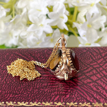 Charger l'image dans la galerie, Vintage 9ct Gold 3 Sided Spinner Fob Pendant. Victorian Style Carnelian, Onyx & Tigers Eye Pendant. Etruscan Gold Pendant, London Hallmark