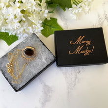 Charger l'image dans la galerie, Vintage 9ct Gold 3 Sided Spinner Fob Pendant. Victorian Style Carnelian, Onyx & Tigers Eye Pendant. Etruscan Gold Pendant, London Hallmark