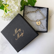 Carica l'immagine nel visualizzatore di Gallery, Antique Victorian Silver Bracelet With Heart Padlock. English Curb Chain Bracelet, 1890. Sterling Silver Watch Chain Sweetheart Bracelet