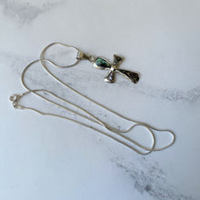 Carica l'immagine nel visualizzatore di Gallery, Vintage Sterling Silver Abalone Cross Pendant Necklace. Green Ormer Shell Pendant & Snake Chain. Vintage Ari D Norman Pendant Necklace