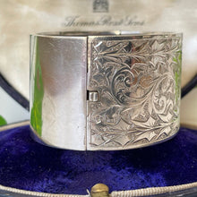 Carica l'immagine nel visualizzatore di Gallery, Antique Victorian Sterling Silver Wide Bracelet. Floral Engraved Rose & Ivy Wide Cuff Bangle. English Silver Sweetheart Bracelet