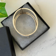 Carica l'immagine nel visualizzatore di Gallery, Antique Victorian Sterling Silver Wide Bracelet. Floral Engraved Rose & Ivy Wide Cuff Bangle. English Silver Sweetheart Bracelet