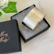 Carica l'immagine nel visualizzatore di Gallery, Antique Victorian Sterling Silver Wide Bracelet. Floral Engraved Rose & Ivy Wide Cuff Bangle. English Silver Sweetheart Bracelet