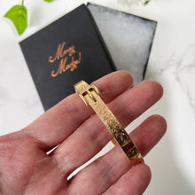 Charger l'image dans la galerie, Antique Victorian Rolled Gold Bangle Bracelet. Rose Gold Filled Belt Buckle Narrow Bangle. Victorian Aesthetic Engraved Bracelet.