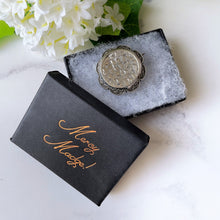 Charger l'image dans la galerie, Antique Victorian Silver Sweetheart Brooch. Aesthetic Engraved Ivy Pie Crust Button/Disc Brooch. Sterling Silver Round Lapel/Collar Pin