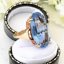 Charger l'image dans la galerie, Vintage Blue Topaz 9ct Gold Cocktail Ring. 15ct Oval Step Cut Sky Blue Gemstone Ring. Large Topaz Solitaire Ring, 1969 Hallmark London
