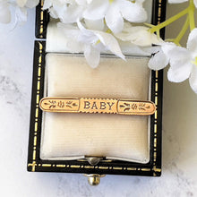 Cargar imagen en el visor de la galería, Antique Victorian 9ct Gold Baby Brooch. Antique Engraved Daisy Bib Pin. Antique Jewelry Gift, Baptismal, Birth, Christening, Baby Shower