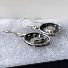Cargar imagen en el visor de la galería, Vintage Sterling Silver Dogwood Earrings. Art Nouveau Style Silver Flower Drop Earrings. Silver Arts and Crafts Pendant Drop Earrings