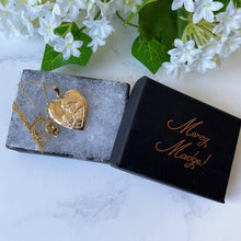 Cargar imagen en el visor de la galería, Vintage Solid 14ct Gold Love Heart Locket. Mother & Child 2-Photo Keepsake Locket. Yellow Gold Necklace For Mother. Vintage Jewelry Gift