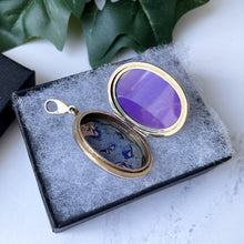 Cargar imagen en el visor de la galería, Antique Victorian 9ct Gold Enamel Mizpah Locket, Dog-Clip Bale. 2 Sided Engraved Gold Flower Locket. Gold Love Token Sweetheart Locket.