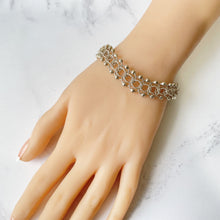 Carica l'immagine nel visualizzatore di Gallery, Vintage Sterling Silver Fancy Link Bracelet. English 1970s Silver Chainmail Bracelet. Retro Orb & Ball Silver Bracelet, London Hallmarks