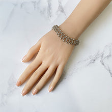 Carica l'immagine nel visualizzatore di Gallery, Vintage Sterling Silver Fancy Link Bracelet. English 1970s Silver Chainmail Bracelet. Retro Orb & Ball Silver Bracelet, London Hallmarks