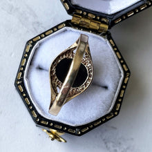 Cargar imagen en el visor de la galería, Vintage 9ct Gold Signet Ring. Black Oval Onyx Signet Seal Gold Ring. Engraved English Gold Open Work Ring, 1982 Hallmark. Size UK Q/US 8.25