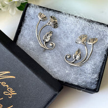 Cargar imagen en el visor de la galería, Antique Sterling Silver Art Nouveau Earrings. Edwardian/Art Deco Floral Ear Climber Earrings. Antique Screw Back Silver Poppy Earrings
