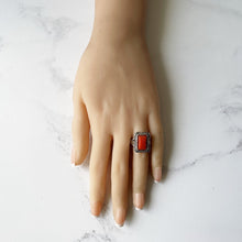 Cargar imagen en el visor de la galería, Antique Art Deco Silver Coral Ring. Vintage 1930s Red Coral Sugarloaf Cabochon Sterling Silver Ring. Vintage Cocktail Ring, Size O UK/ US 7