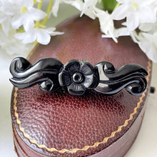 Charger l'image dans la galerie, Antique Victorian Whitby Jet Sweetheart Brooch. Carved Forget-Me-Not & Ribbon Bar Brooch. Alternative Antique Stock, Cravat, Tie Pin