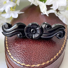 Charger l'image dans la galerie, Antique Victorian Whitby Jet Sweetheart Brooch. Carved Forget-Me-Not & Ribbon Bar Brooch. Alternative Antique Stock, Cravat, Tie Pin