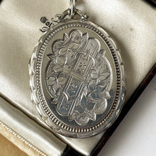 Charger l'image dans la galerie, Antique Victorian Sterling Silver Locket With Dog Clip. Large Aesthetic Engraved Belt Buckle Ivy Locket. 2-Sided Silver Book Chain Locket