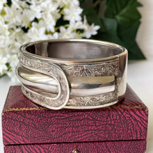 Charger l'image dans la galerie, Antique Victorian Silver Belt Buckle Cuff Bracelet. English Aesthetic Engraved Ivy Wide Bangle. Antique Sterling Wrap Around Cuff Bracelet