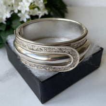 Charger l'image dans la galerie, Antique Victorian Silver Belt Buckle Cuff Bracelet. English Aesthetic Engraved Ivy Wide Bangle. Antique Sterling Wrap Around Cuff Bracelet