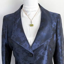 Cargar imagen en el visor de la galería, Victorian Carved Connemara Marble Pig Pendant Charm With Dog Clip. Antique Lucky Green Pig Necklace Pendant. Irish Green Good Luck Charm