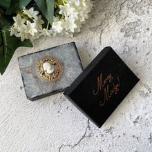 Cargar imagen en el visor de la galería, Antique Victorian Art Nouveau Cameo Brooch. 9ct Gold Carved Coral & Pearl Brooch. Oval Engraved Gold Lapel Pin, Alternative Sock/Cravat Pin