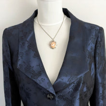 Lade das Bild in den Galerie-Viewer, Antique Sterling Silver Carved Shell Cameo Necklace. Edwardian Art Nouveau Cameo Pendant & Chain Necklace. Antique Edwardian Jewellery