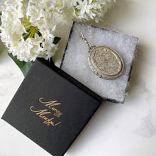 Charger l'image dans la galerie, Antique Victorian Sterling Silver Locket With Dog Clip. Large Aesthetic Engraved Belt Buckle Ivy Locket. 2-Sided Silver Book Chain Locket