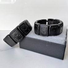 Cargar imagen en el visor de la galería, Antique Victorian Black Horn Mourning Bracelets. Pair Of Pressed Horn Floral Panel Stretch Bracelets. Original Victorian Mourning Jewellery