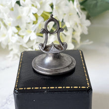 Cargar imagen en el visor de la galería, Georgian Steel Seal Fob With Fox Intaglio. Antique Armorial Coat Of Arms Carved Seal Fob Pendant. Georgian Heraldic Family Crest Wax Seal