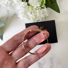 Cargar imagen en el visor de la galería, Vintage 9ct Gold Baby Bangle. Diamond Engraved Rolled Gold Childs Bracelet. English Expanding Adjustable Bangle. Baptismal, Christening Gift