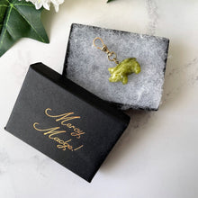 Cargar imagen en el visor de la galería, Victorian Carved Connemara Marble Pig Pendant Charm With Dog Clip. Antique Lucky Green Pig Necklace Pendant. Irish Green Good Luck Charm