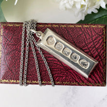 Carica l'immagine nel visualizzatore di Gallery, Large Britannia Sterling Silver 'Queens Jubilee' Ingot Pendant On 24" Chain. Retro Vintage 1970's Oversized Hallmark Pendant Necklace (35g)