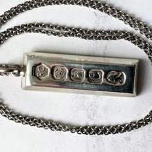 Carica l'immagine nel visualizzatore di Gallery, Large Britannia Sterling Silver 'Queens Jubilee' Ingot Pendant On 24" Chain. Retro Vintage 1970's Oversized Hallmark Pendant Necklace (35g)