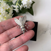 Cargar imagen en el visor de la galería, Antique Victorian Sterling Silver Bumble Bee Brooch. Victorian Insect Animal Bug Jewellery. Antique Silver Lapel/Stock/Cravat Pin