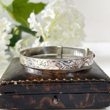 Cargar imagen en el visor de la galería, Vintage English Sterling Silver Expandable Bangle. Small/Petite/Girls Adjustable Bracelet. Floral Engraved Victorian Style Narrow Bangle