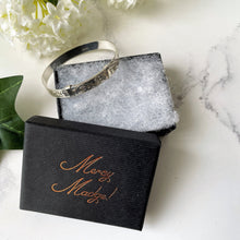 Cargar imagen en el visor de la galería, Vintage English Sterling Silver Expandable Bangle. Small/Petite/Girls Adjustable Bracelet. Floral Engraved Victorian Style Narrow Bangle