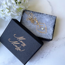 Lade das Bild in den Galerie-Viewer, Edwardian 9ct Gold Aquamarine Pendant Necklace. Art Nouveau Gold Openwork Necklace. Antique Pale Blue Gemstone Solitaire Pendant & Chain.